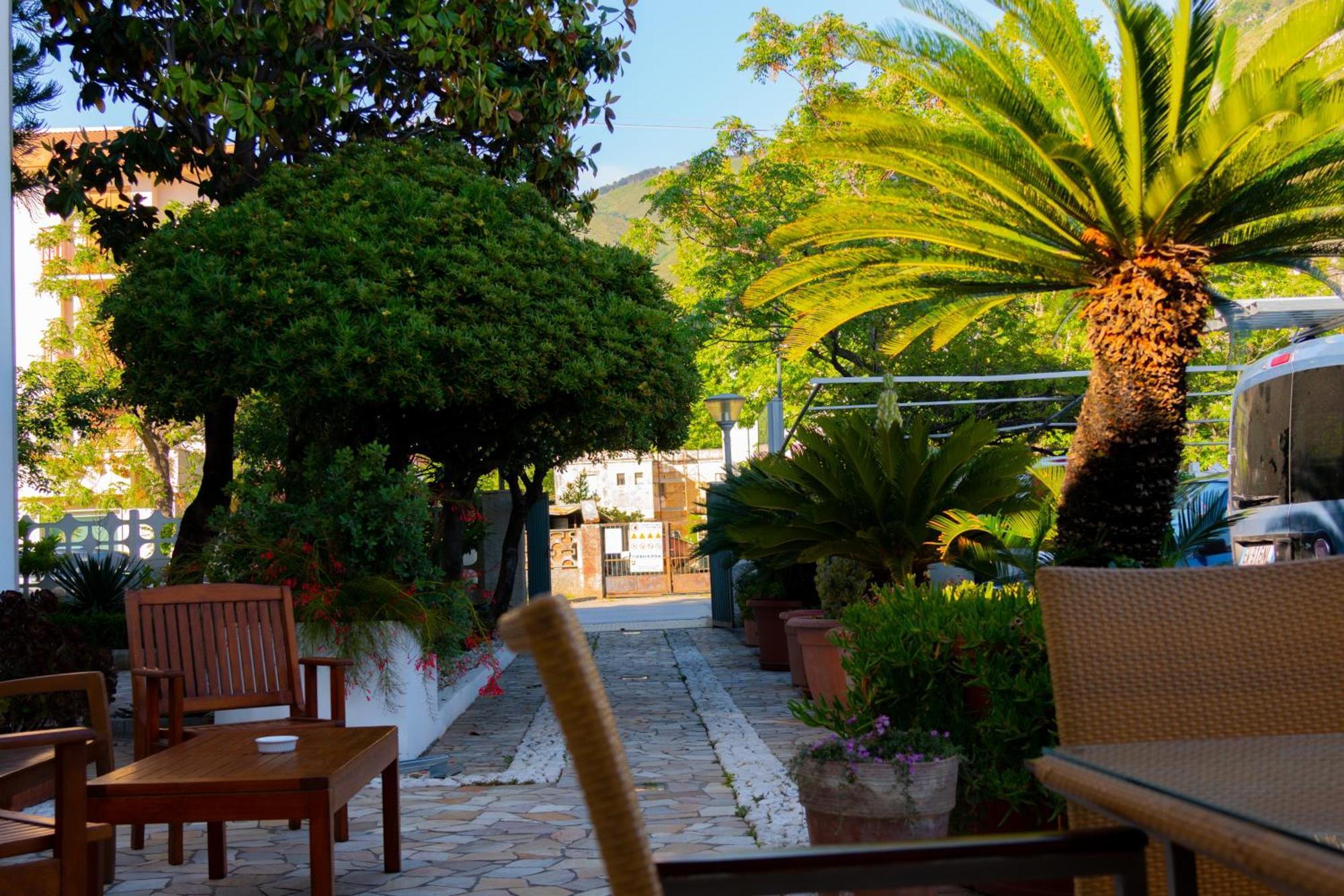 Hotel Garden Praia a Mare Exterior foto